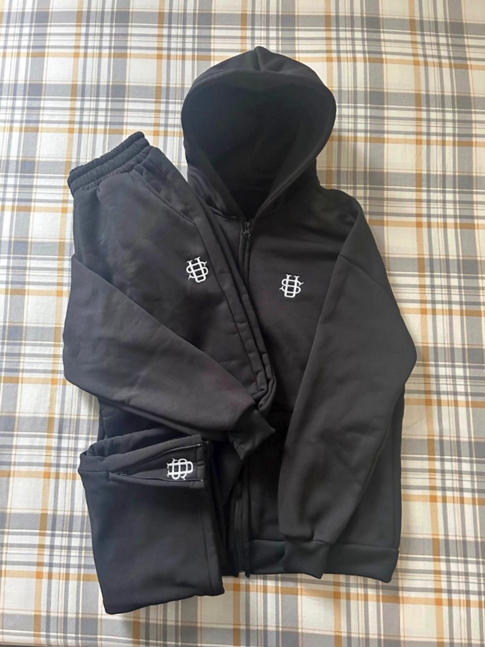 BRAND NEW Suvené Baggy Set - Black - Size S (Fits M) - Leg Zips